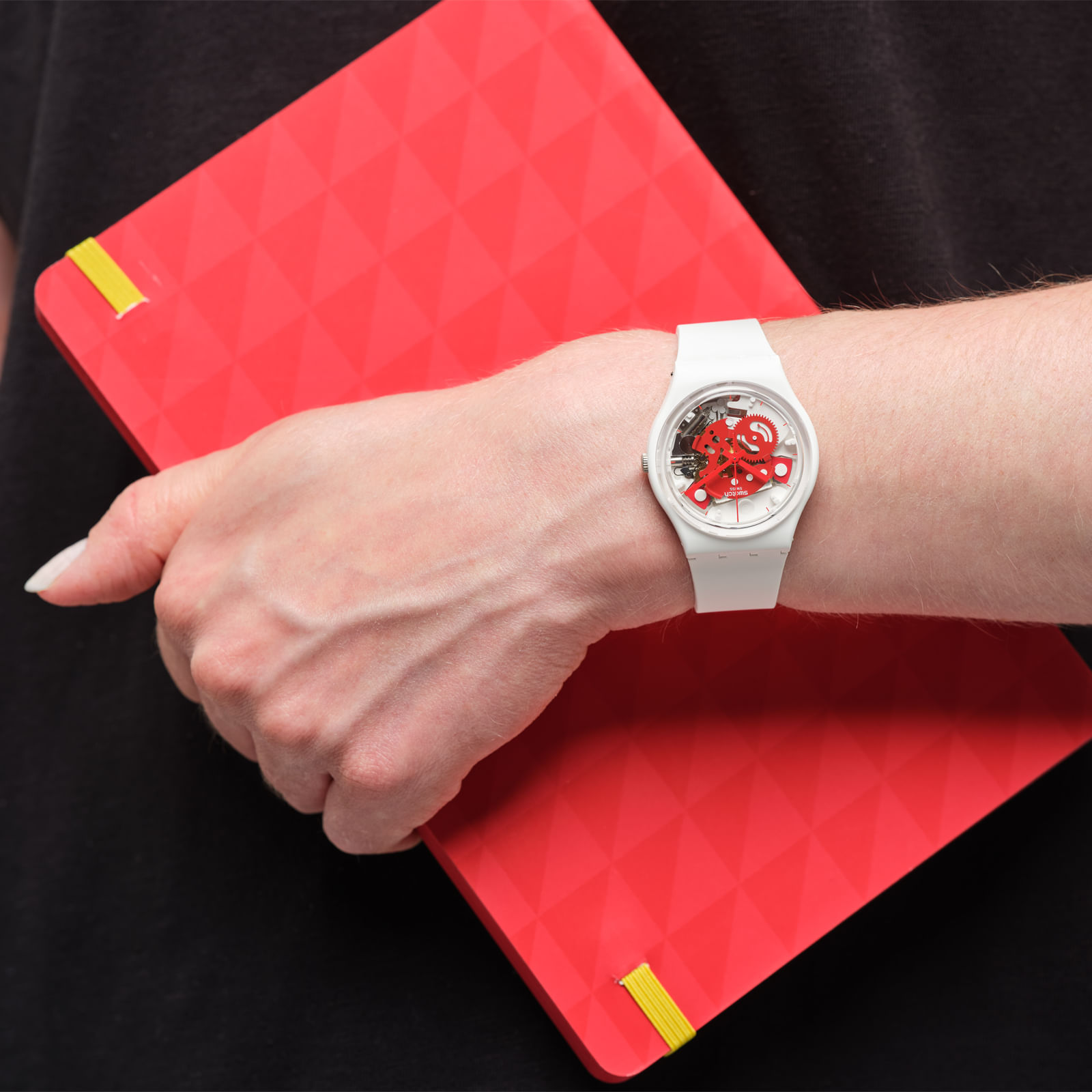 Reloj SWATCH TIME TO RED SMALL SO31W104 Blanco