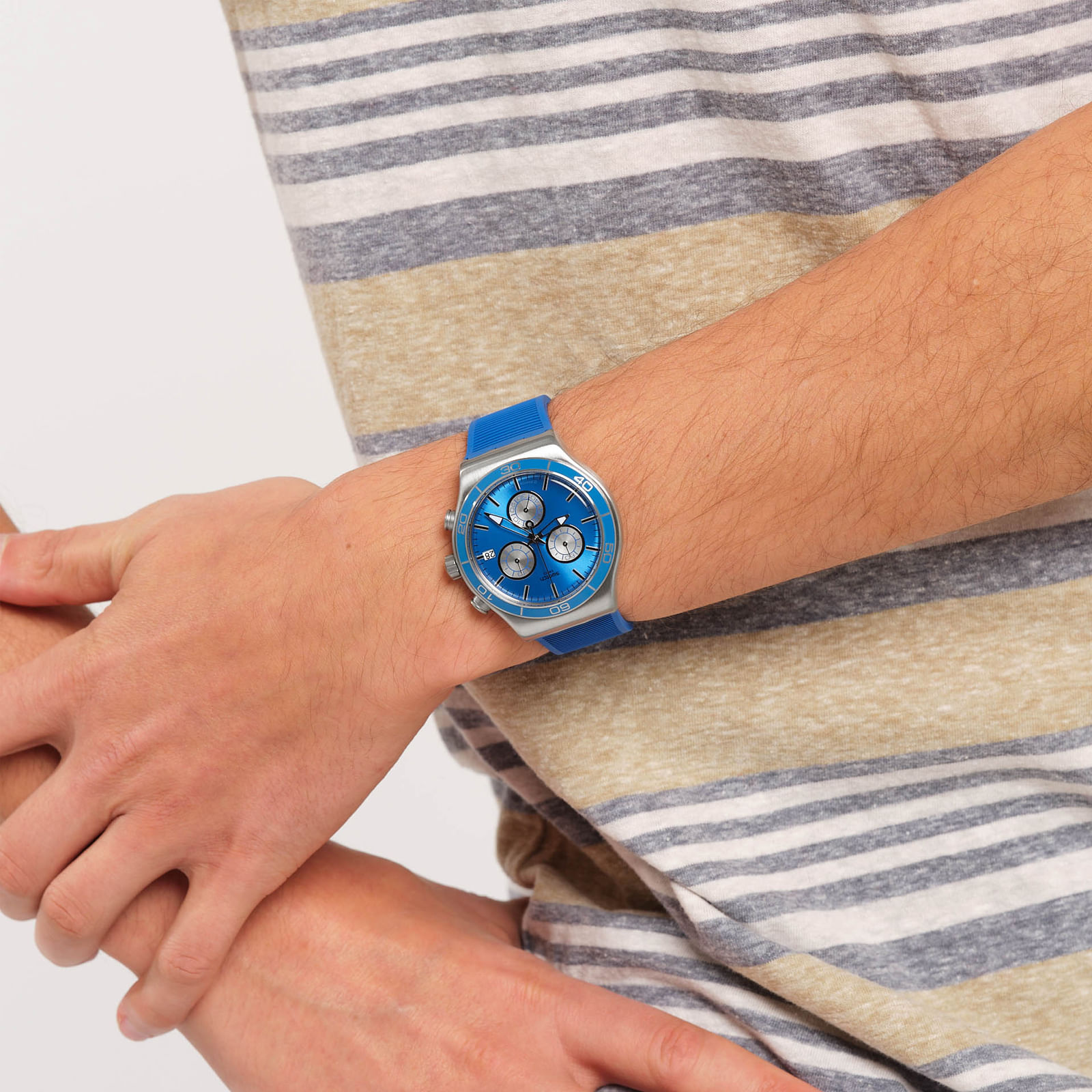 Reloj SWATCH BLUE IS ALL YVS485 Plateado