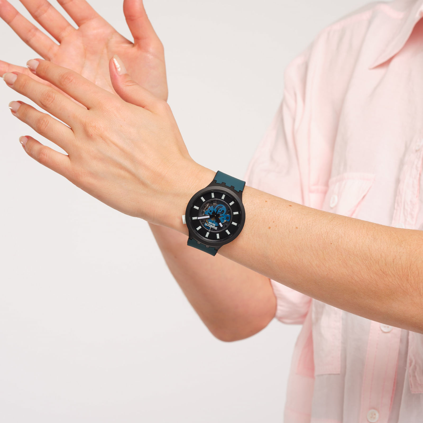 Reloj SWATCH NIGHT TRIP SB03B107 Negro