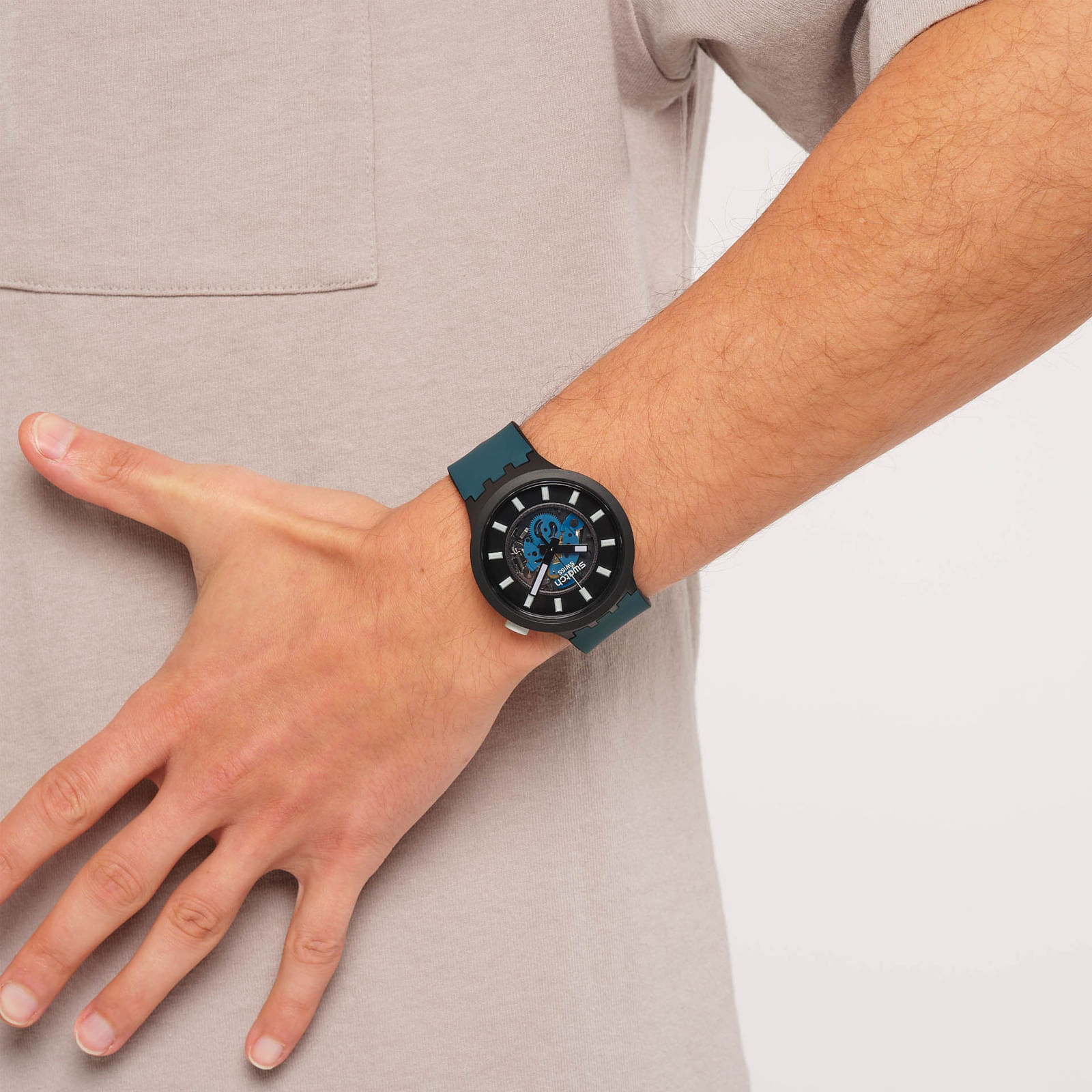 Reloj SWATCH NIGHT TRIP SB03B107 Negro