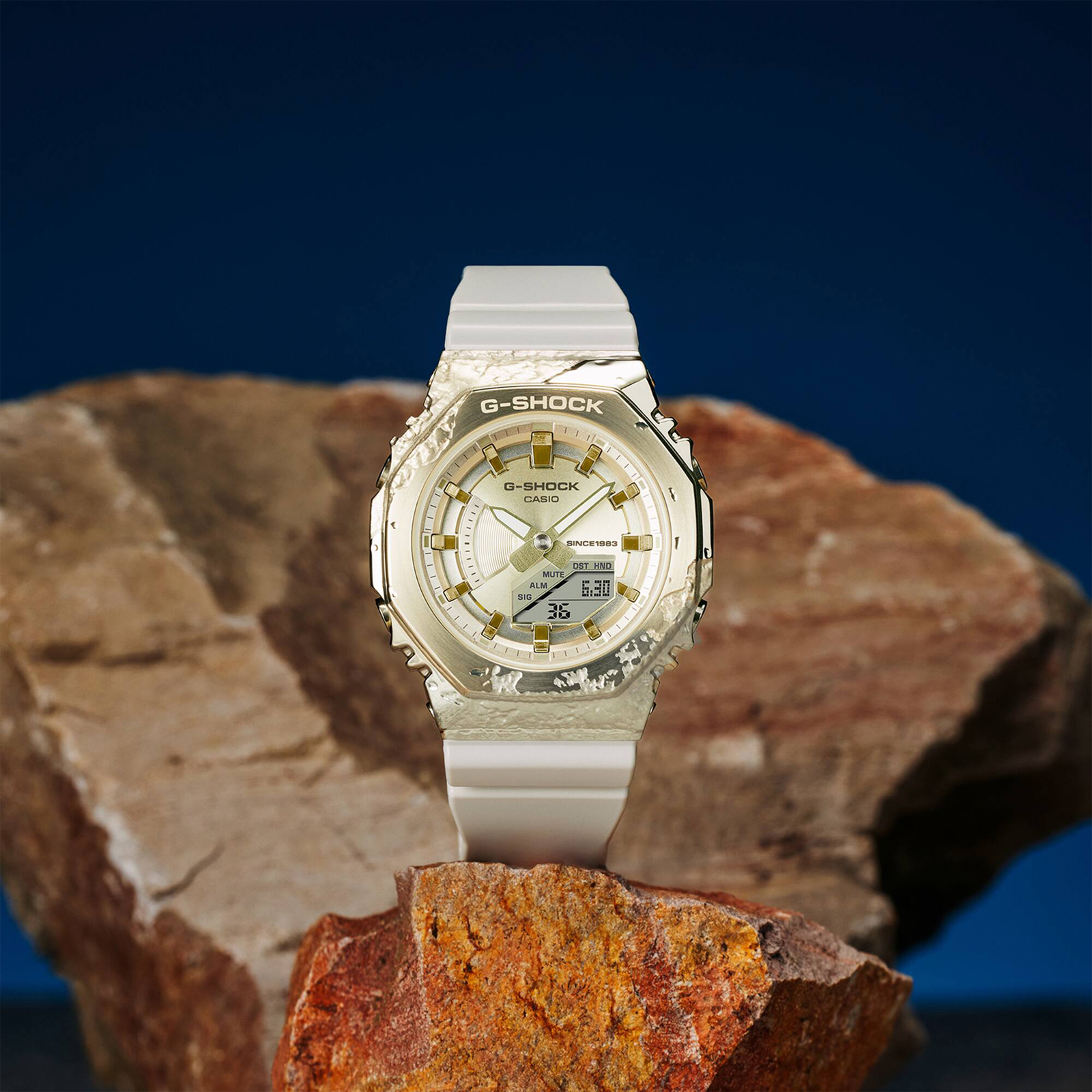 Reloj G-SHOCK GM-S2140GEM-9A Resina/Acero Mujer Dorado