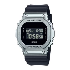 Reloj G-SHOCK GM-5600U-1D Resina/Acero Hombre Plateado