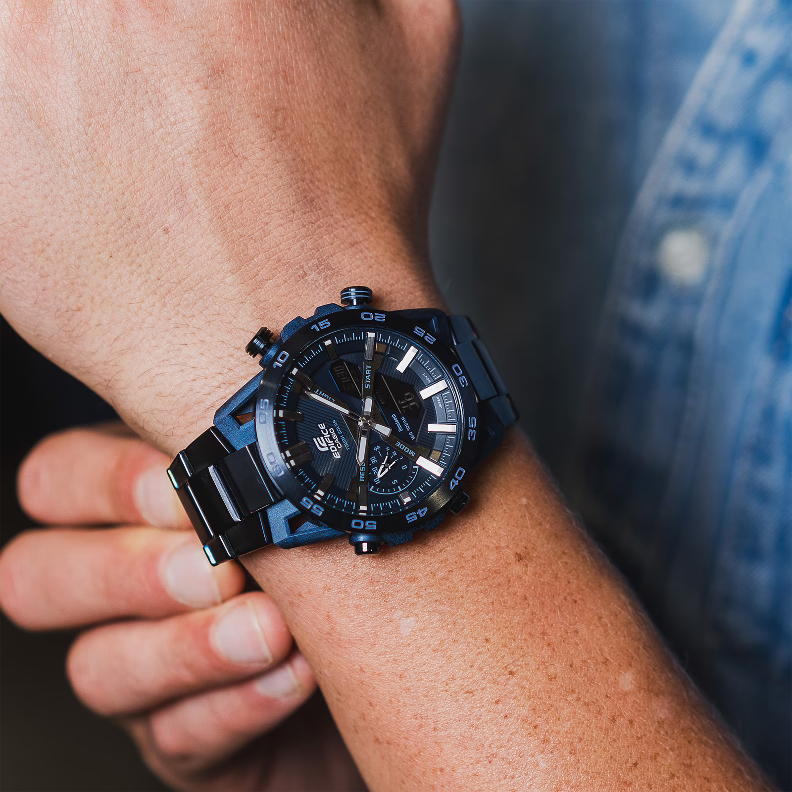 Reloj EDIFICE ECB-2000CB-2A Carbono/Acero Hombre Azul
