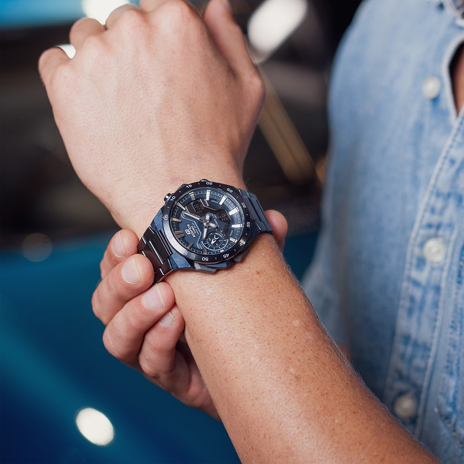Reloj EDIFICE ECB-2200CB-2A Carbono/Acero Hombre Azul