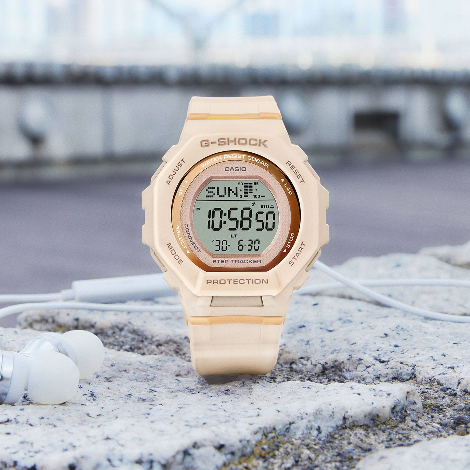 Reloj G-SHOCK GMD-B300-4D Resina Mujer Beige